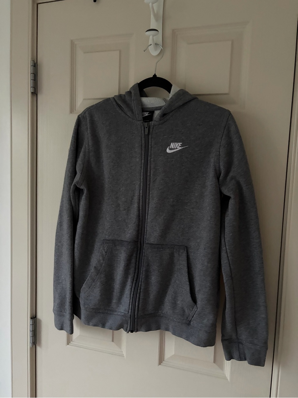 💚 NIKE - SIZE Medium Women’s Fitting Zip Up Sweater